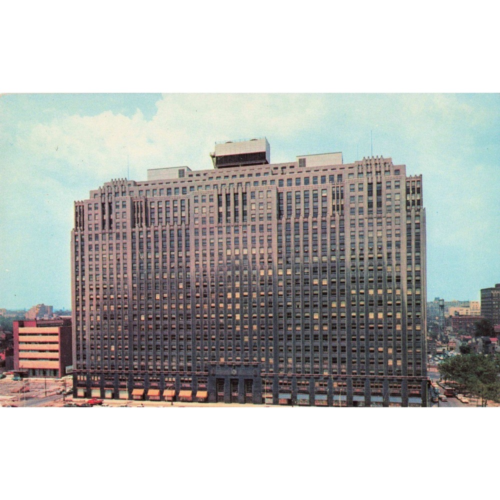 Vintage Pennsylvania Suburban Station Philadelphia PRR Postcard Plastichrome - Picture 1 of 2